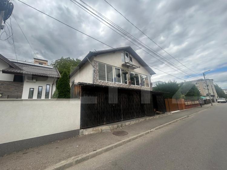 Casă individuală cu 6 camere cu Canalizare în Micro 4