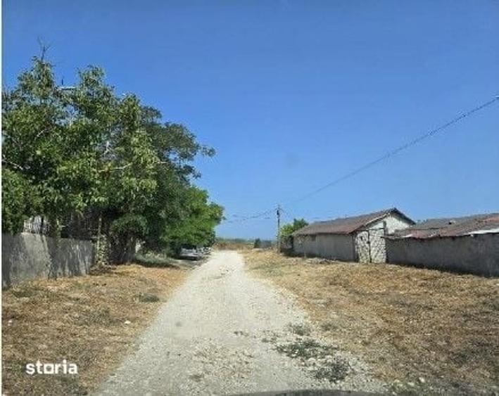 Casă cu 2 camere cu Teren 1722 Mp în Corbu