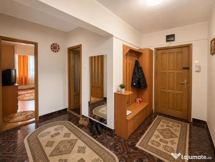 Apartament cu 4 camere decomandat în Central
