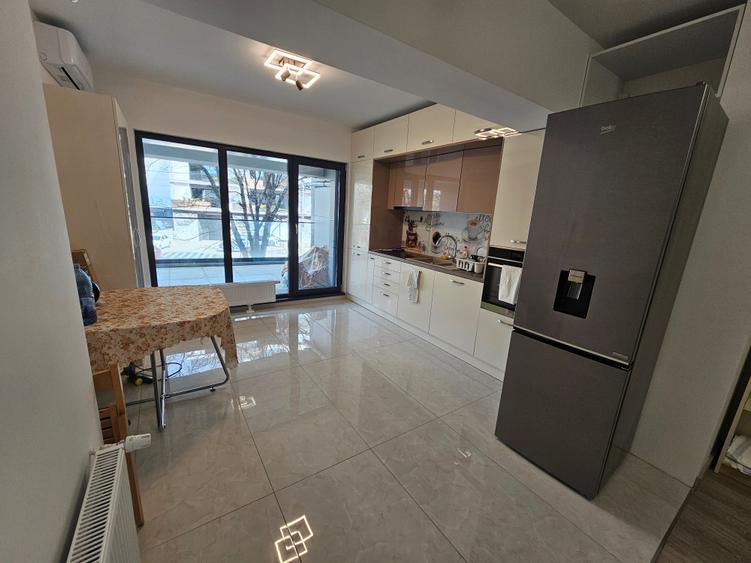 Apartament cu 2 camere decomandat, mobilat în Vitan Mall