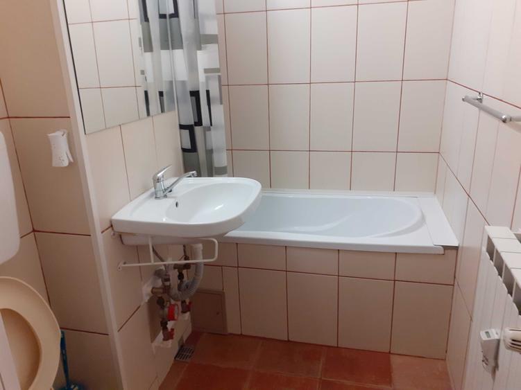 Apartament cu 2 camere semidecomandat în Vatra Luminoasă