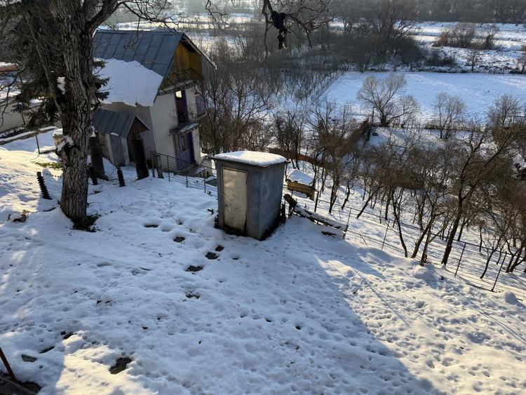Casă individuală cu 3 camere cu Canalizare în Grigorescu