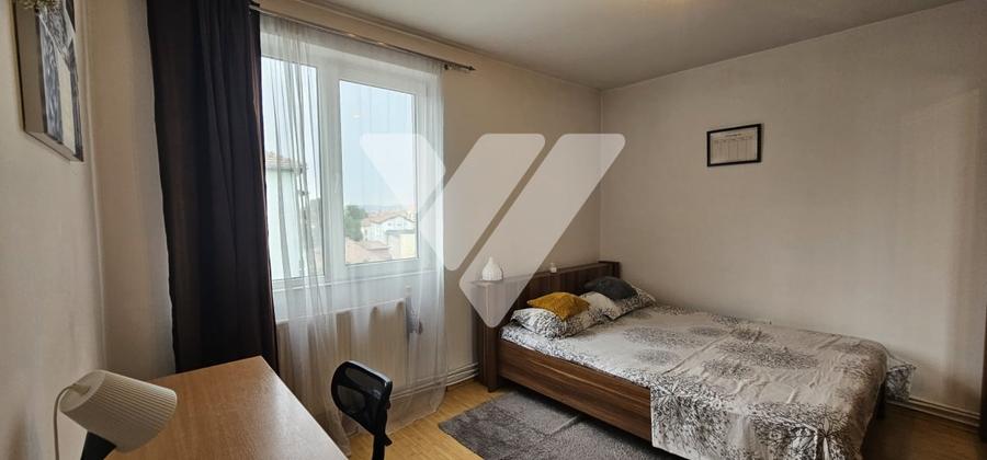 Apartament cu 3 camere decomandat, mobilat în Trei Stejari