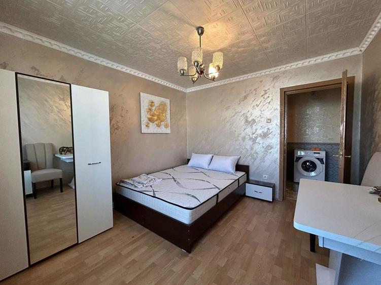 Apartament cu 3 camere decomandat, mobilat în Central
