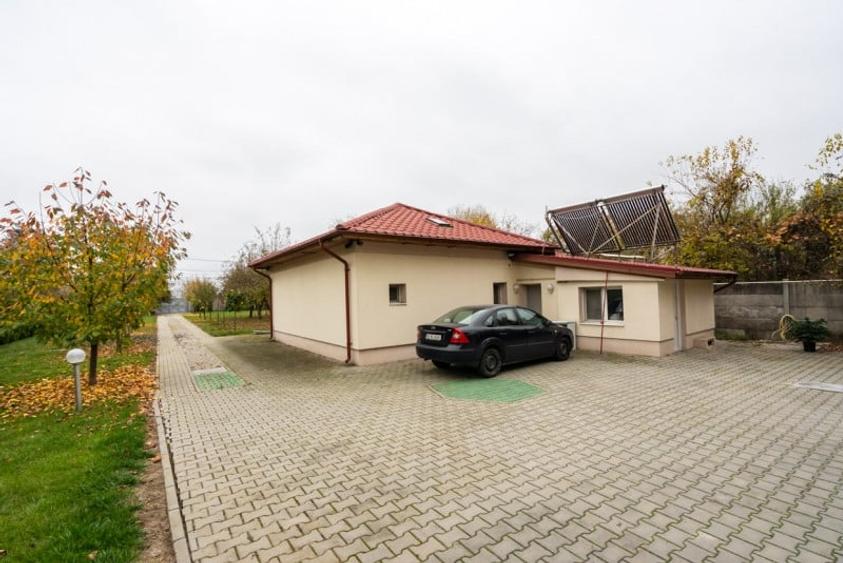 Casă individuală cu 7 camere cu Garaj în Săftica