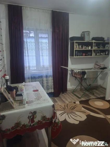 Casă cu 7 camere cu Teren 271 Mp în Central