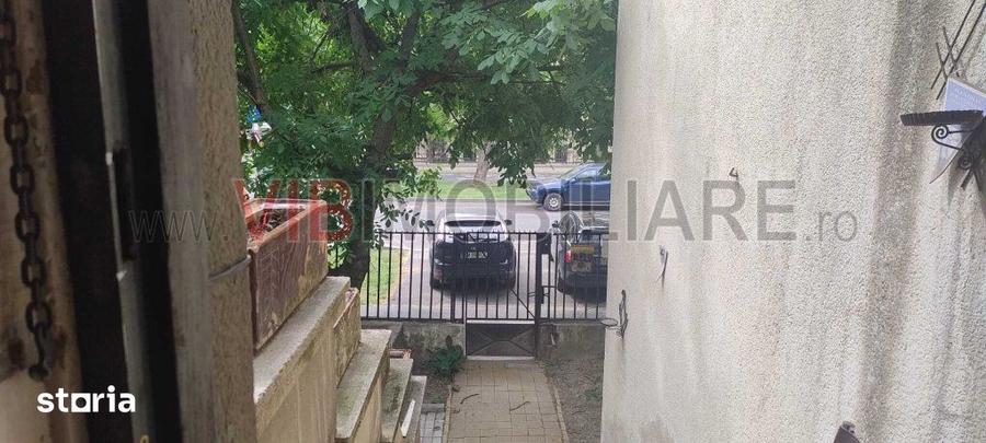 Apartament cu 6 camere în Central