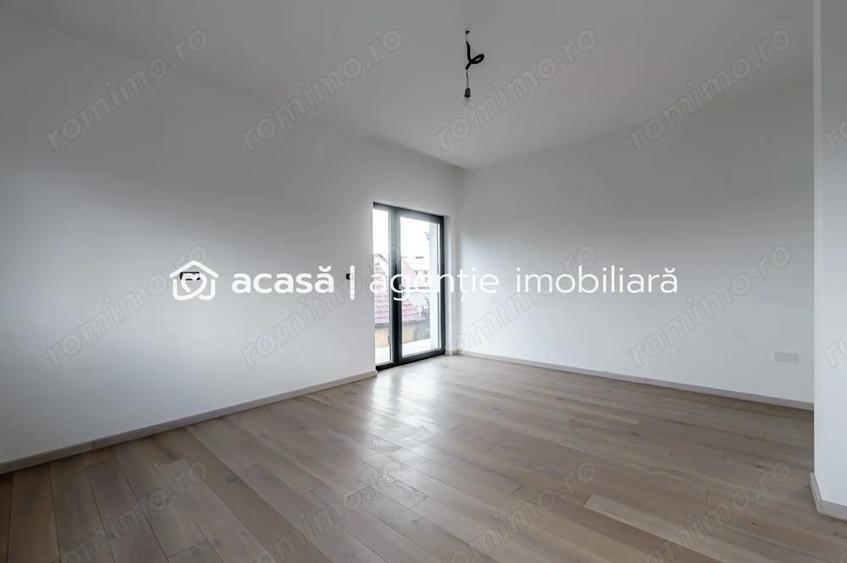 Casă cu 5 camere cu Teren 500 Mp în Subcetate
