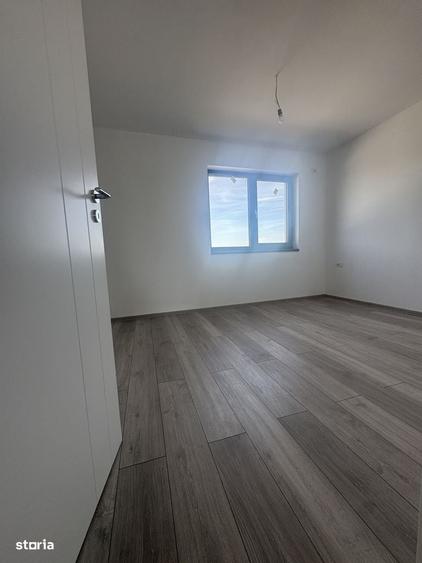 Casă cu 4 camere cu Teren 400 Mp în Domnești