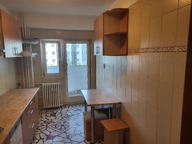 ION MIHALACHE PIATA 1 MAI  4 camere spatios  zugravit 3 balcoane inchise - 3