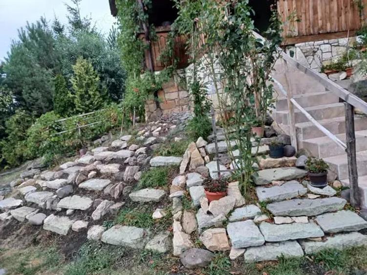 Casă cu 3 camere în Bonț