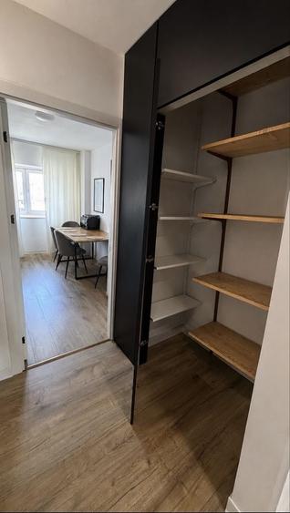 Apartament cu 4 camere în Drumul Carului