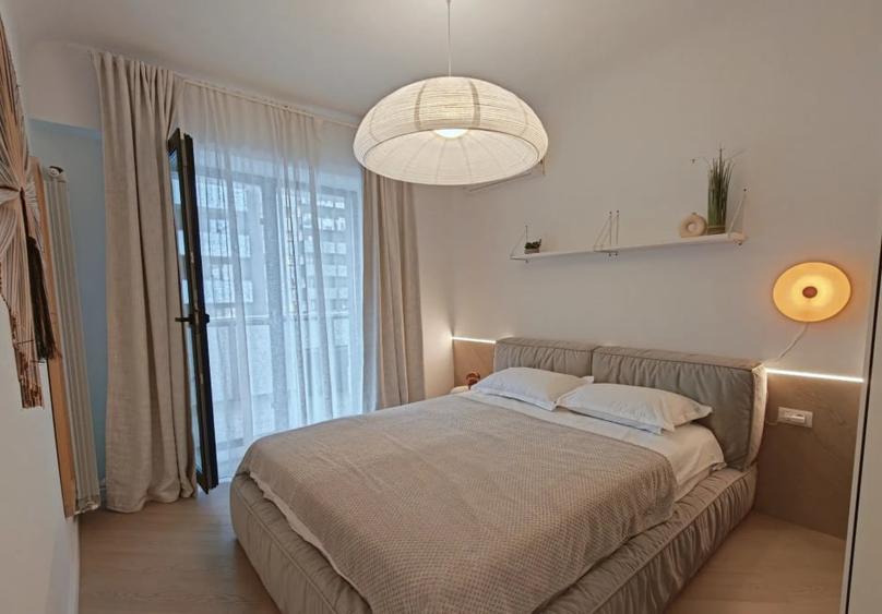 Apartament cu 3 camere semidecomandat, mobilat în Pipera