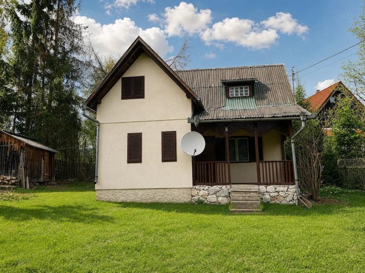Casă cu 5 camere cu Teren 514 Mp în Izvoru Mureșului