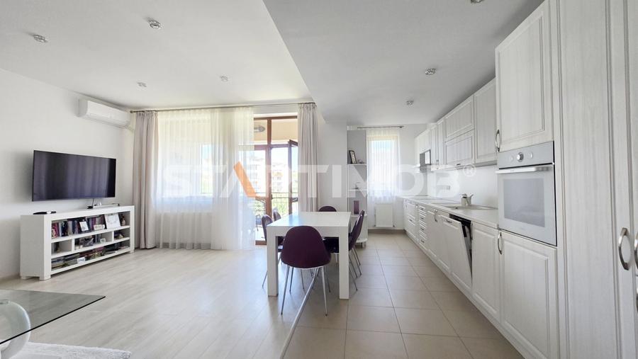Apartament cu 3 camere decomandat, mobilat în Tractorul