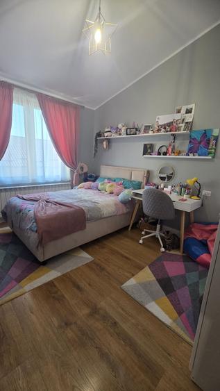 Casă cu 4 camere în Valea Adâncă