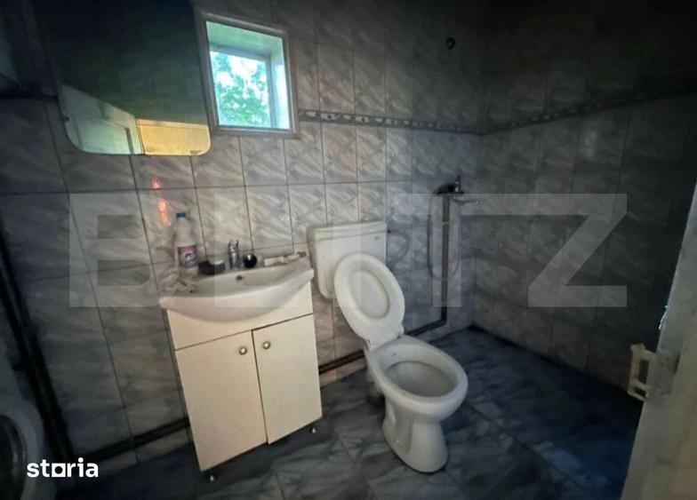 Casă cu 2 camere cu Teren 2331 Mp în Petrești