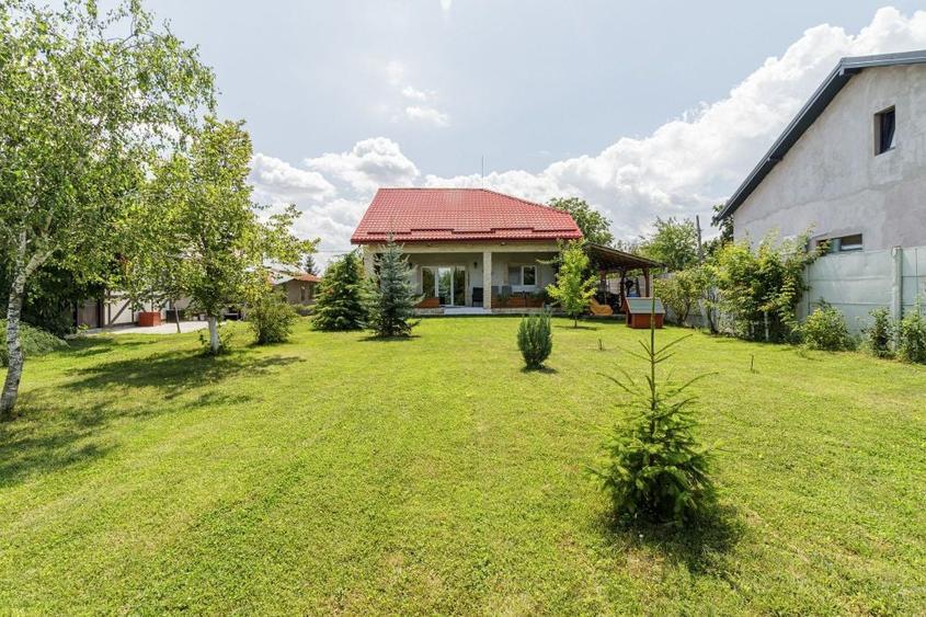 Casă cu 5 camere cu Teren 2253 Mp în Tâncăbești