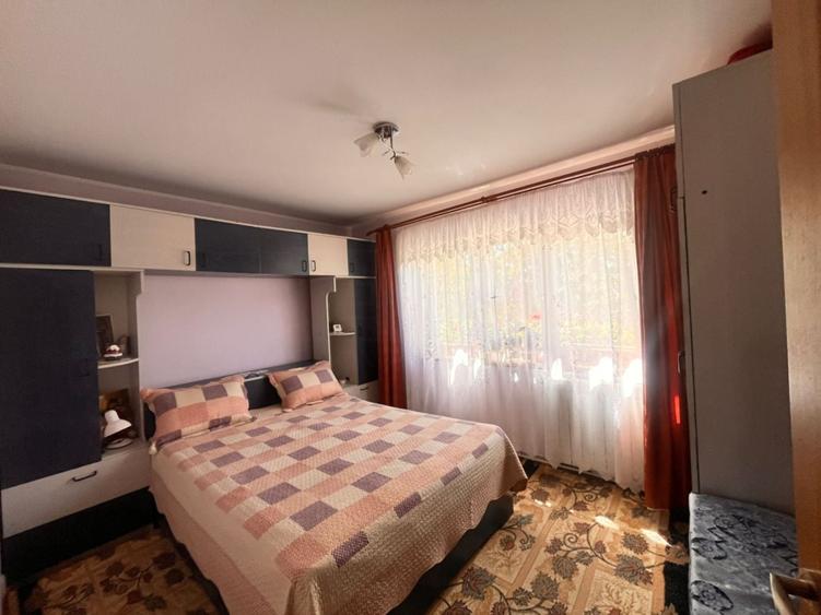 Apartament cu 4 camere decomandat în George Enescu