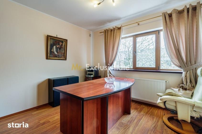 Casă cu 4 camere cu Teren 186.33 Mp în 1 Decembrie