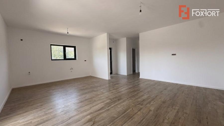 Duplex cu 3 camere cu Canalizare în Albina