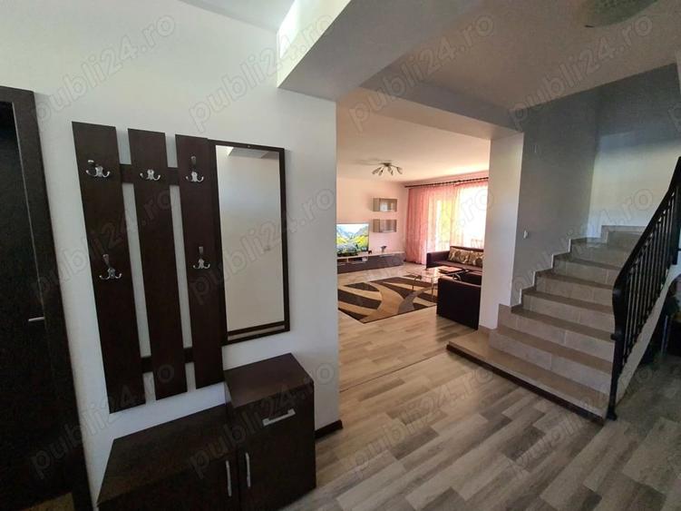 Casă cu 6 camere cu Teren 300 Mp în Dumbrăvița