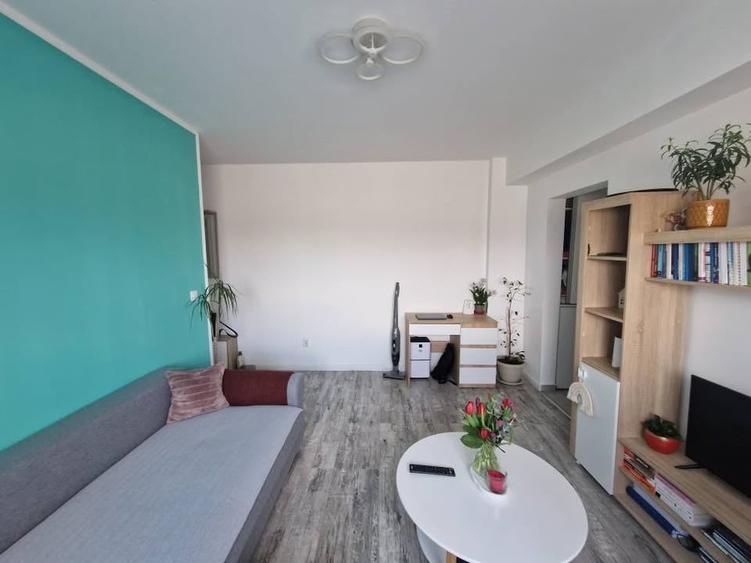 Apartament cu 2 camere semidecomandat în Bucium