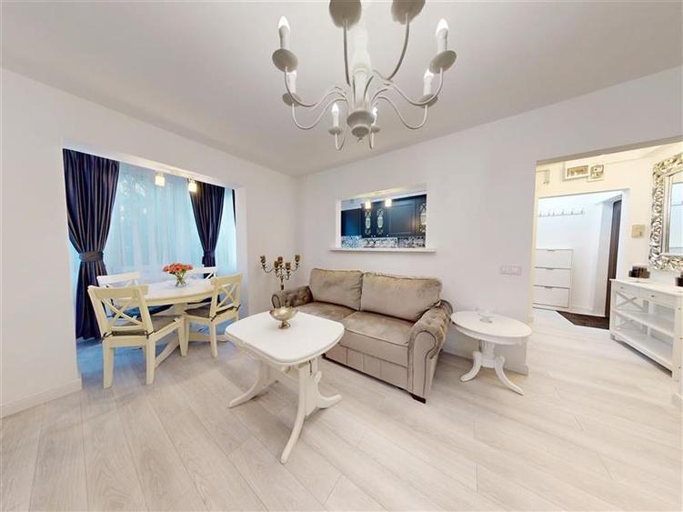 Apartament cu 3 camere semidecomandat, mobilat în Centrul Civic