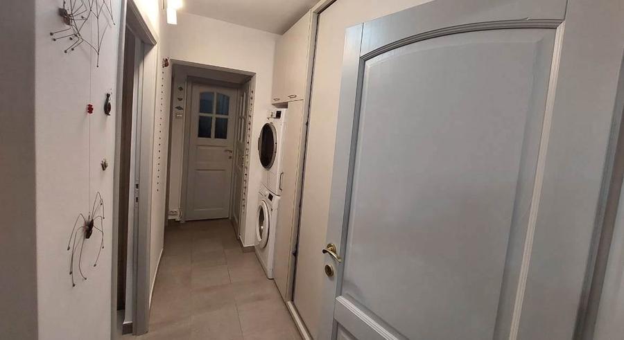 Apartament cu 3 camere semidecomandat, mobilat în Iancului