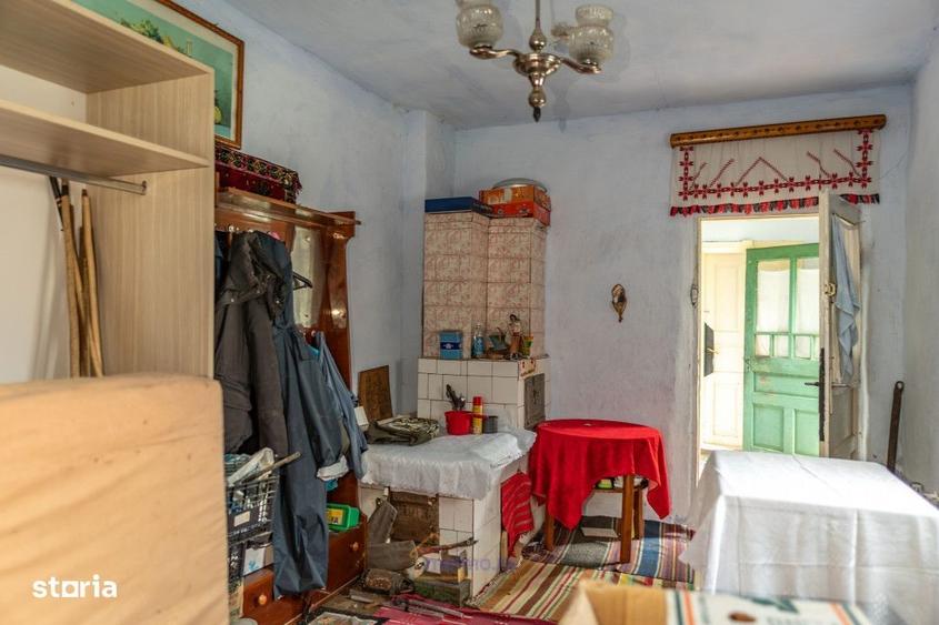 Casă cu 3 camere decomandat în Stănești