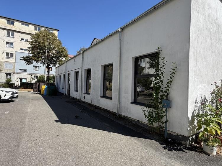 Spațiu comercial, de 224 mp, în Valea Aurie