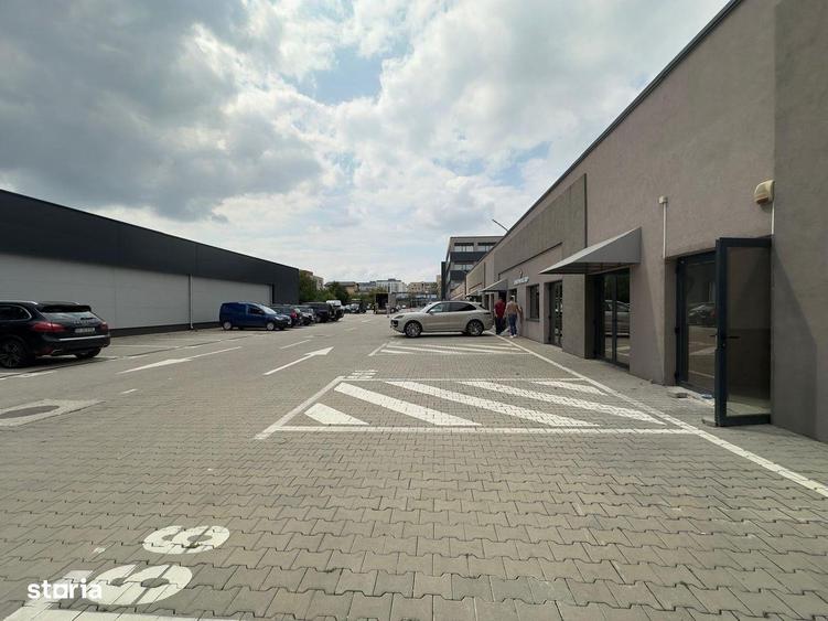 Spațiu comercial, de 808 mp, în Baza 3