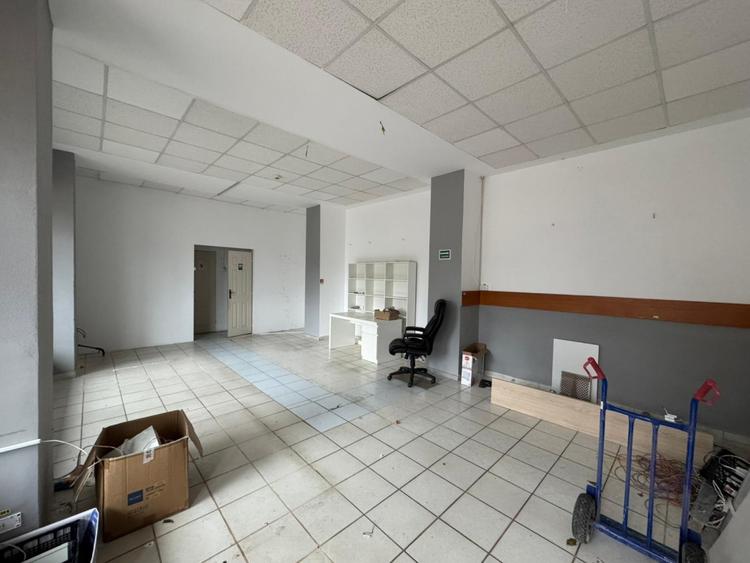 Spațiu comercial, de 52 mp, în Podu Roș