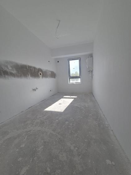 Apartament cu 3 camere decomandat în Theodor Pallady