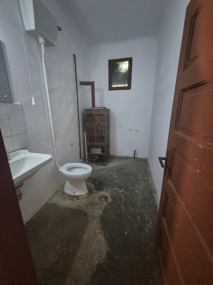 Casă individuală cu 6 camere cu Canalizare în Rahova