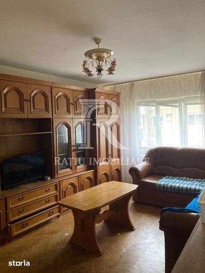 Apartament cu 3 camere decomandat în Rogerius