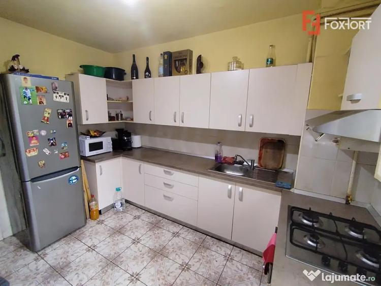 Apartament cu 4 camere decomandat în Șagului