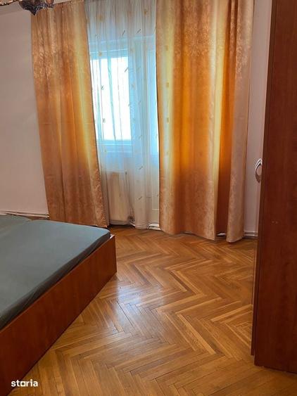 Apartament cu 4 camere decomandat în Central
