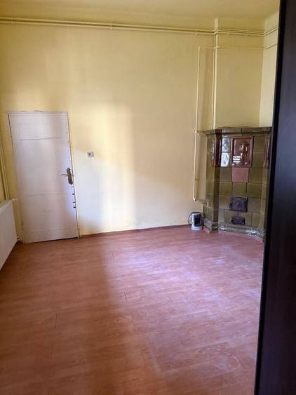 Casă cu 4 camere cu Teren 270 Mp în Central