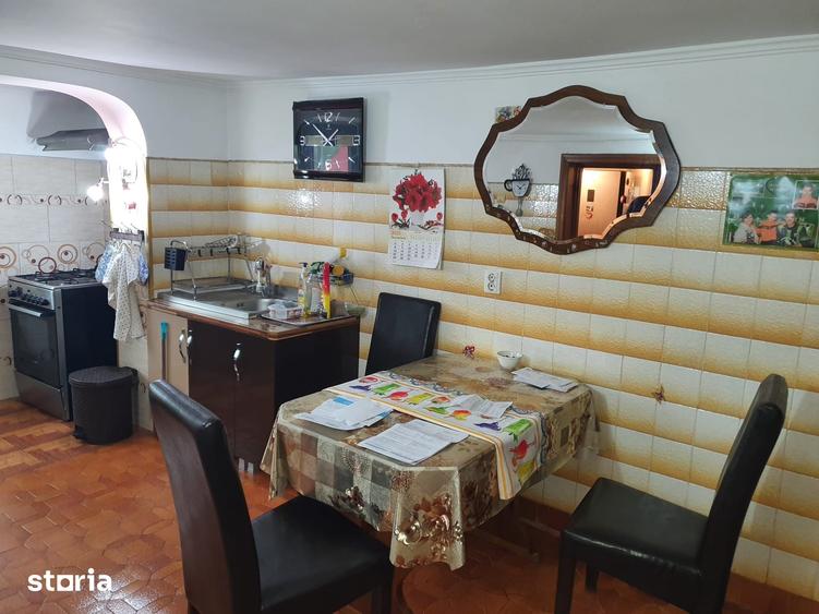 Casă cu 5 camere cu Teren 520 Mp în Vlădești