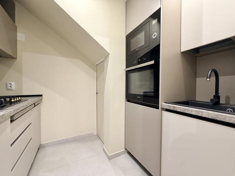 Apartament cu 2 camere semidecomandat, mobilat în Zorilor