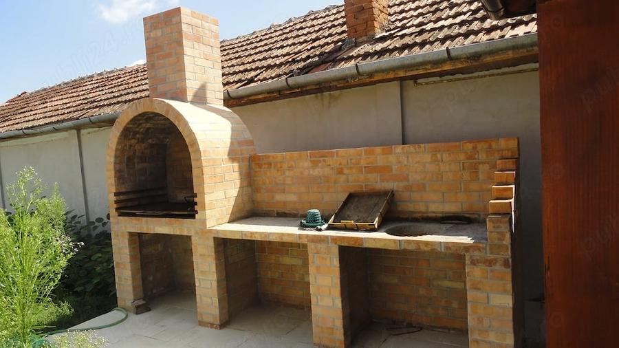 Casă cu 5 camere cu Teren 1500 Mp în Sânnicolau Mic