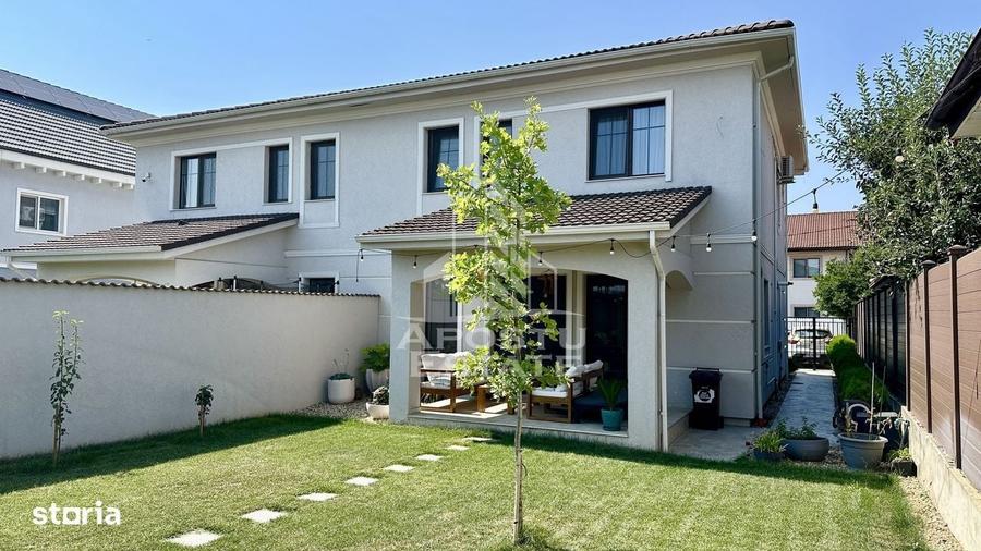 Jumatate de duplex de vanzare cu 5 camere, in apropiere de padure - 1