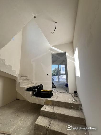 Duplex cu 5 camere cu Canalizare în Andrei Mureșanu