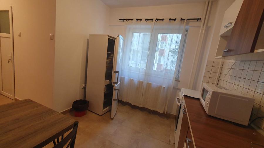 Apartament cu 2 camere semidecomandat în Basarabia
