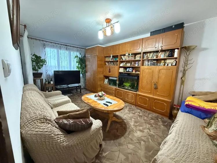 Apartament cu 3 camere decomandat în Olimpia-Stadion