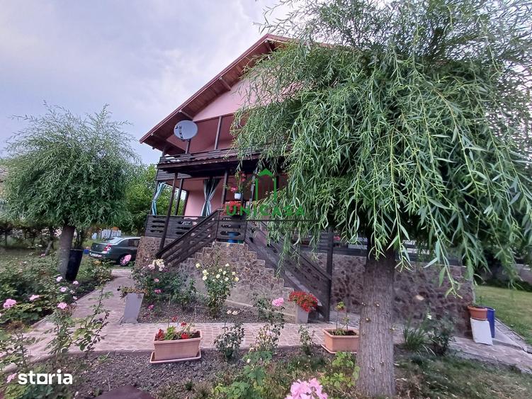 Casă cu 7 camere cu Teren 600 Mp în Central