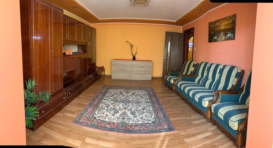 Apartament cu 3 camere decomandat, mobilat în Dâmbovița