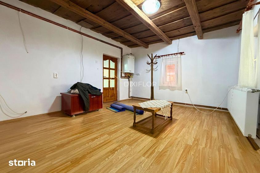 Casă cu 2 camere cu Teren 1518 Mp în Gălești