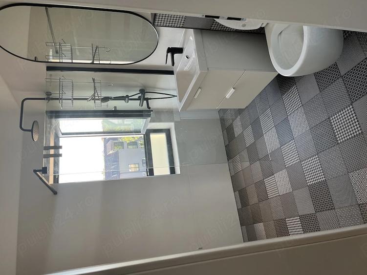 Apartament cu 3 camere semidecomandat în Fratelia